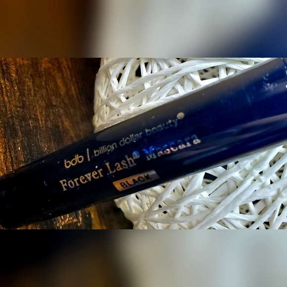 5/75$ Billion dollar beauty Forever Lash Mascara - Picture 3 of 16
